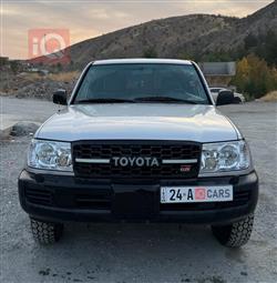 تۆیۆتا لاند کروزەر